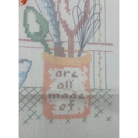 Vintage 1976 Sooz Inc. Cross Stitch "A Pinch Of Salt" Kitchen Decor Started Vtg - Picture 4 of 8